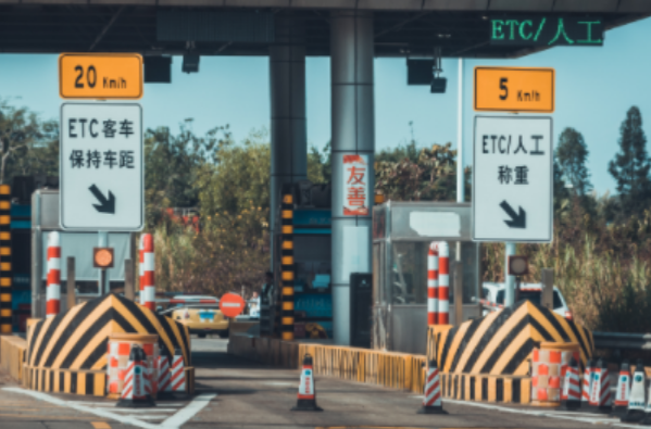 東田國產工控機助力交通行業.png